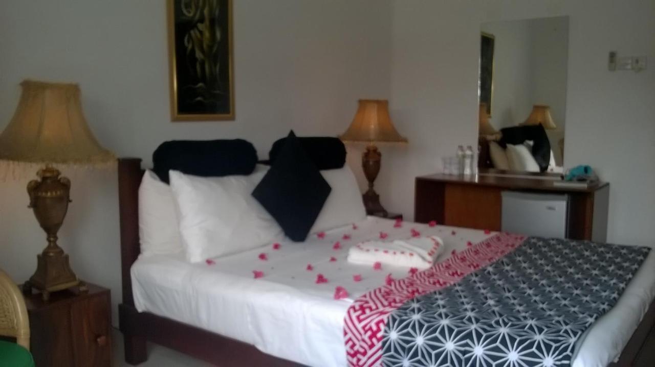 Anna Shanthi Villa Kandy Exterior photo
